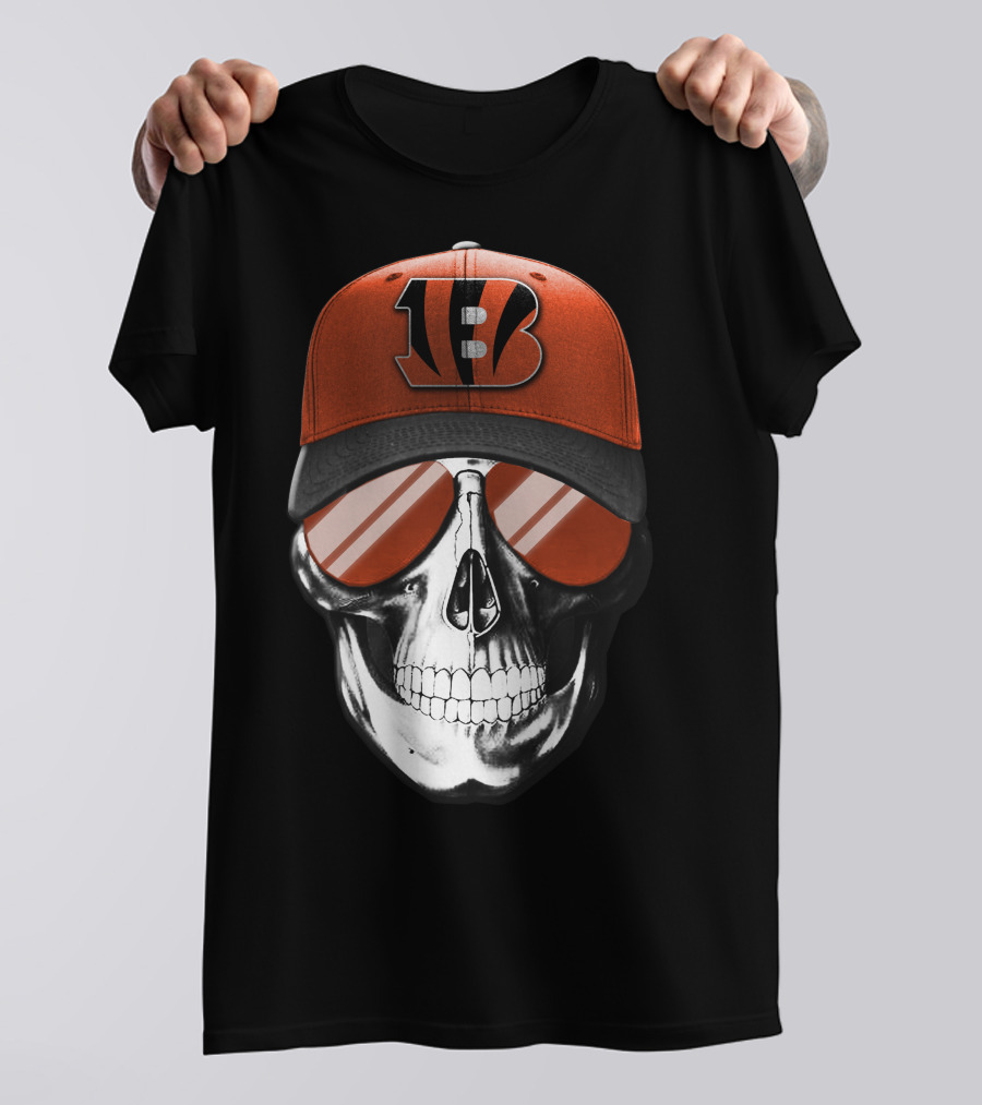 Siberian Husky In Cincinnati Bengals Jersey With I Heart Mom Tattoo On American Flag Background Shirt