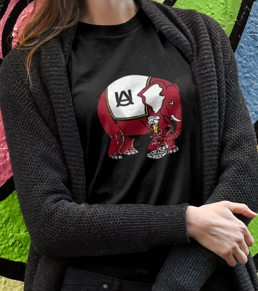 Aaron Estrada 1950S Alabama Elephant Holding Mug Shirt