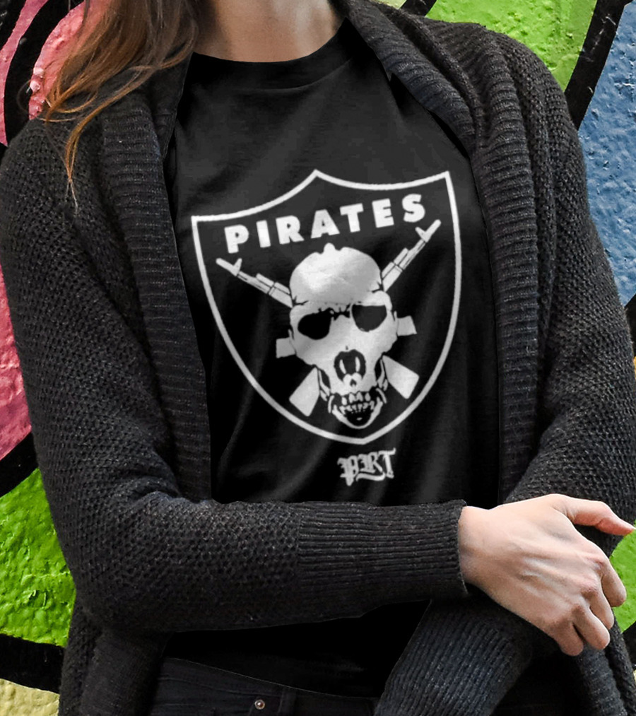 Pirates Prt Skull Emblem With Crossed Rifles Shirt