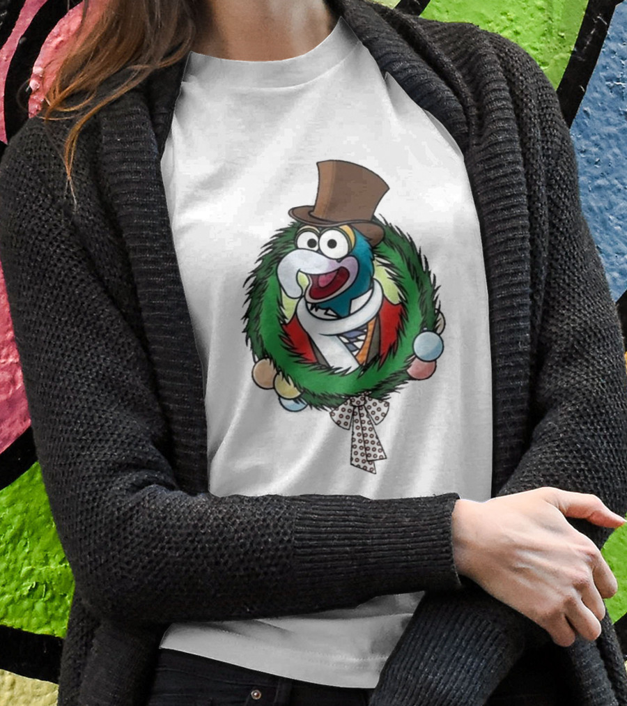 Cute Gonzo The Muppet Christmas Carol Wreath Shirt